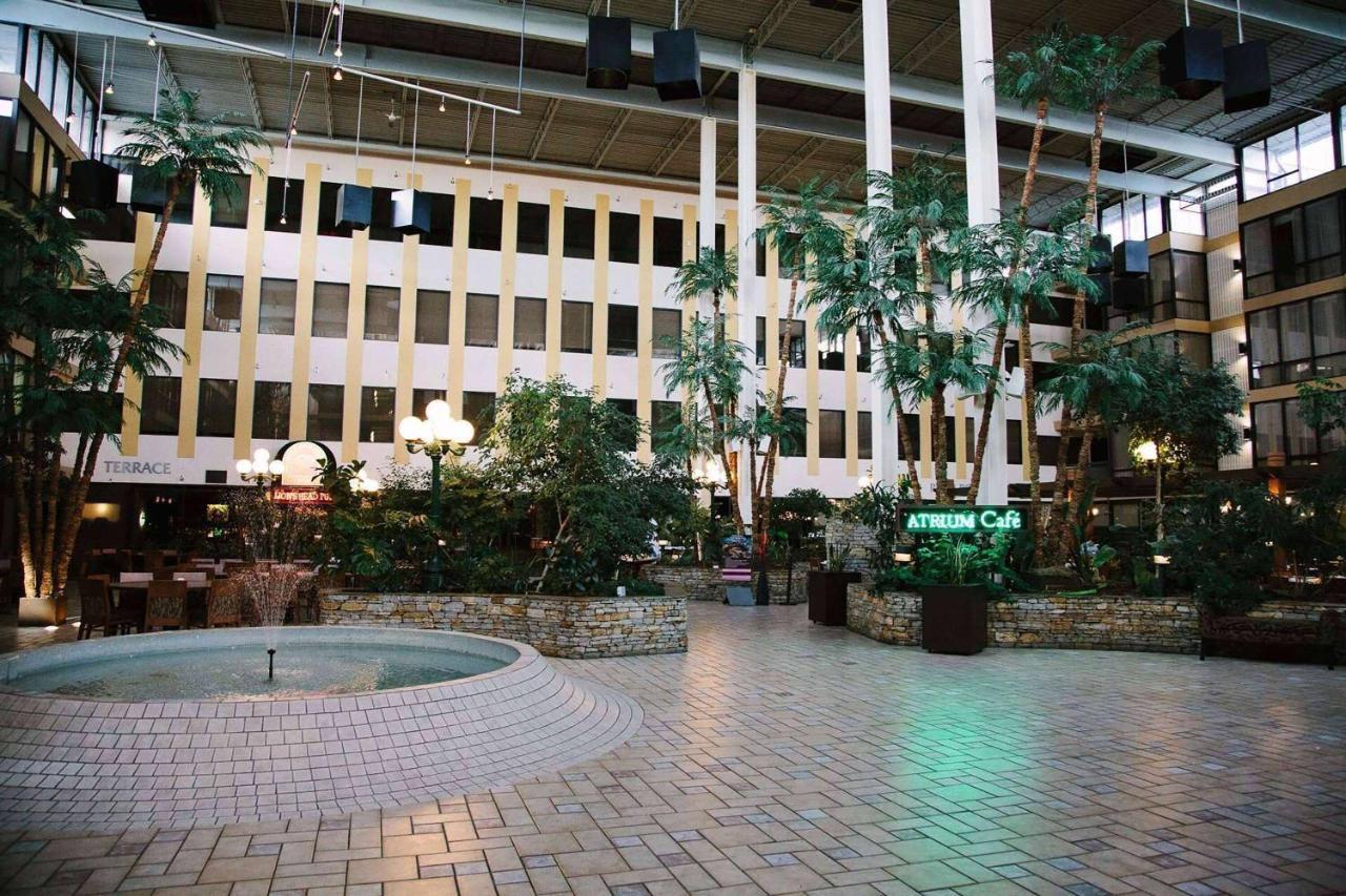Wyndham Edmonton Hotel And Conference Centre Bagian luar foto